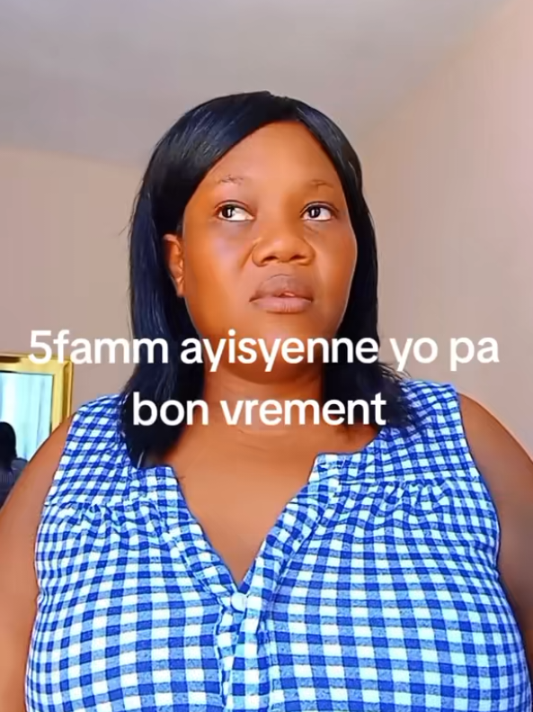 @DAUPHIN NADIA