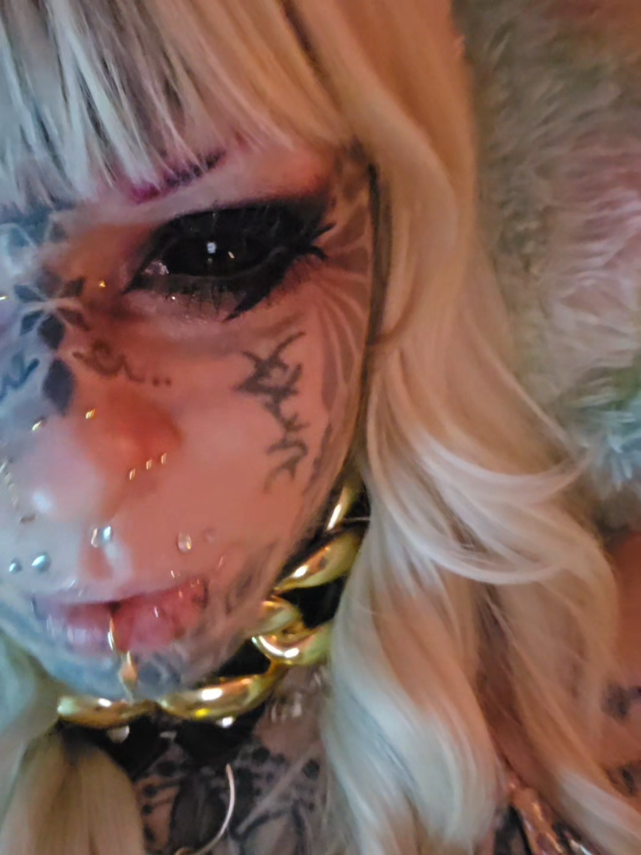 @𝔳𝔦𝔭𝔢𝔯𝔨𝔦𝔱𝔱𝔶𝔤𝔬𝔯𝔢