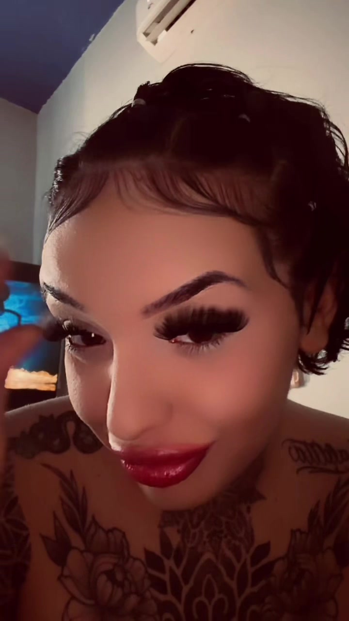 @Bratzcurvy💕💋