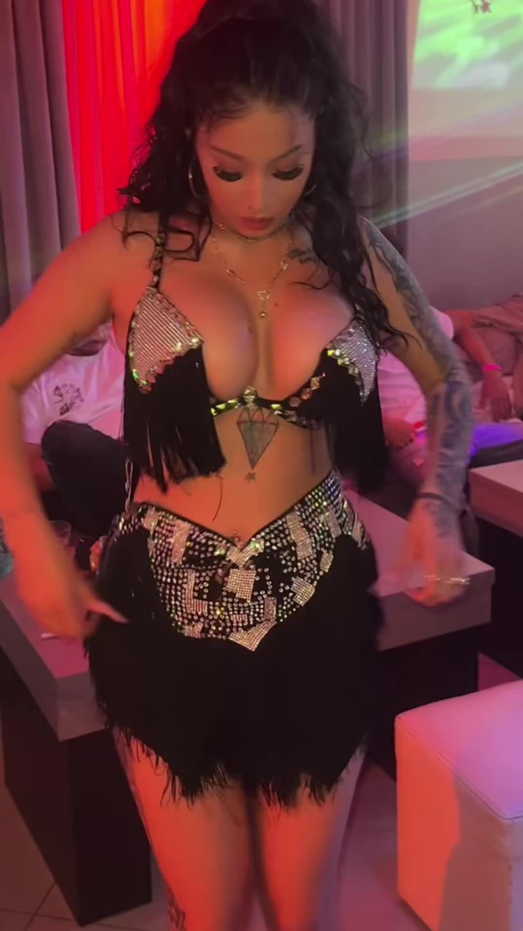 @veronicazuzuuu
