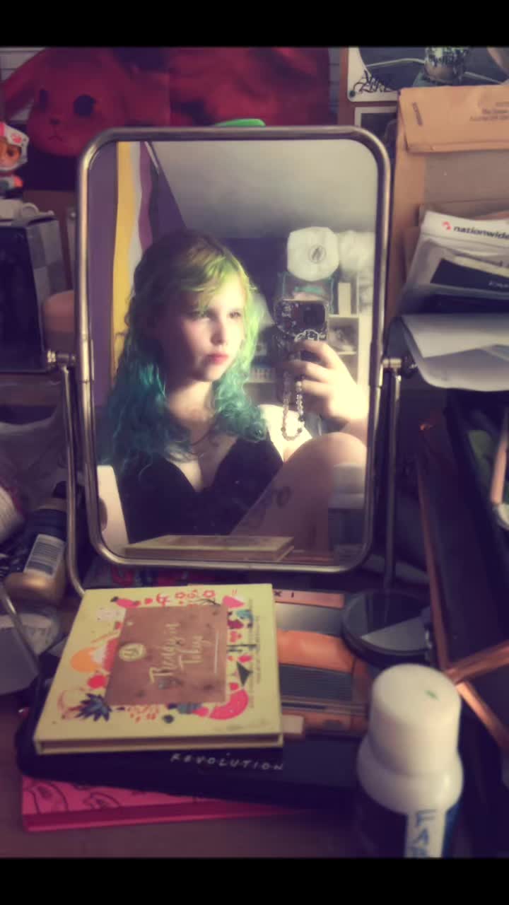 @I am Dee
