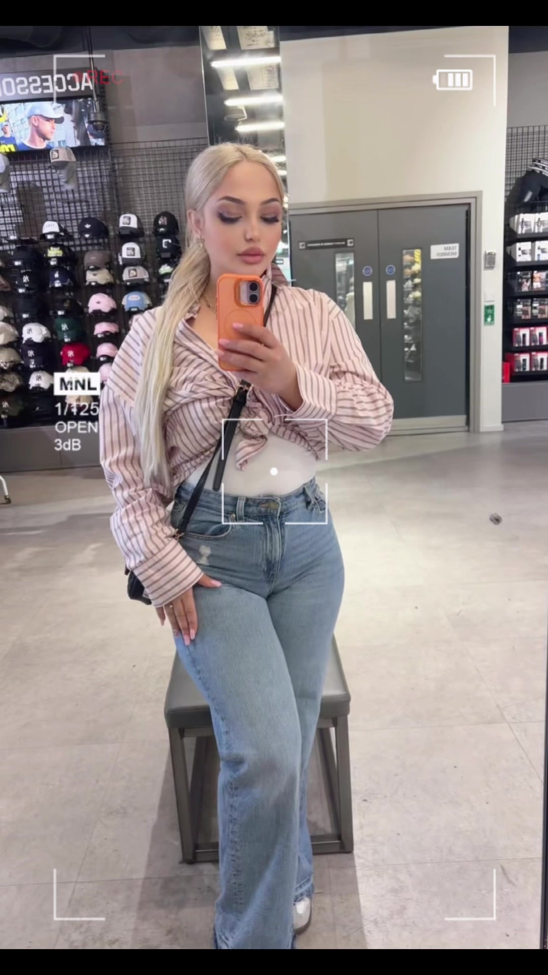 @annaisabellaadelin