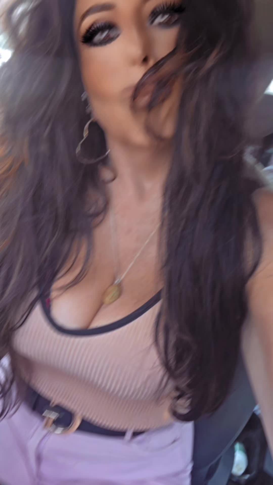 @Paola D