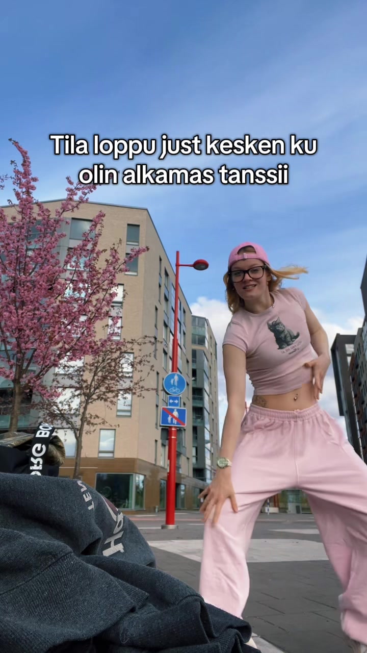 @VeeraTwerks | Tanssitunnit HKI