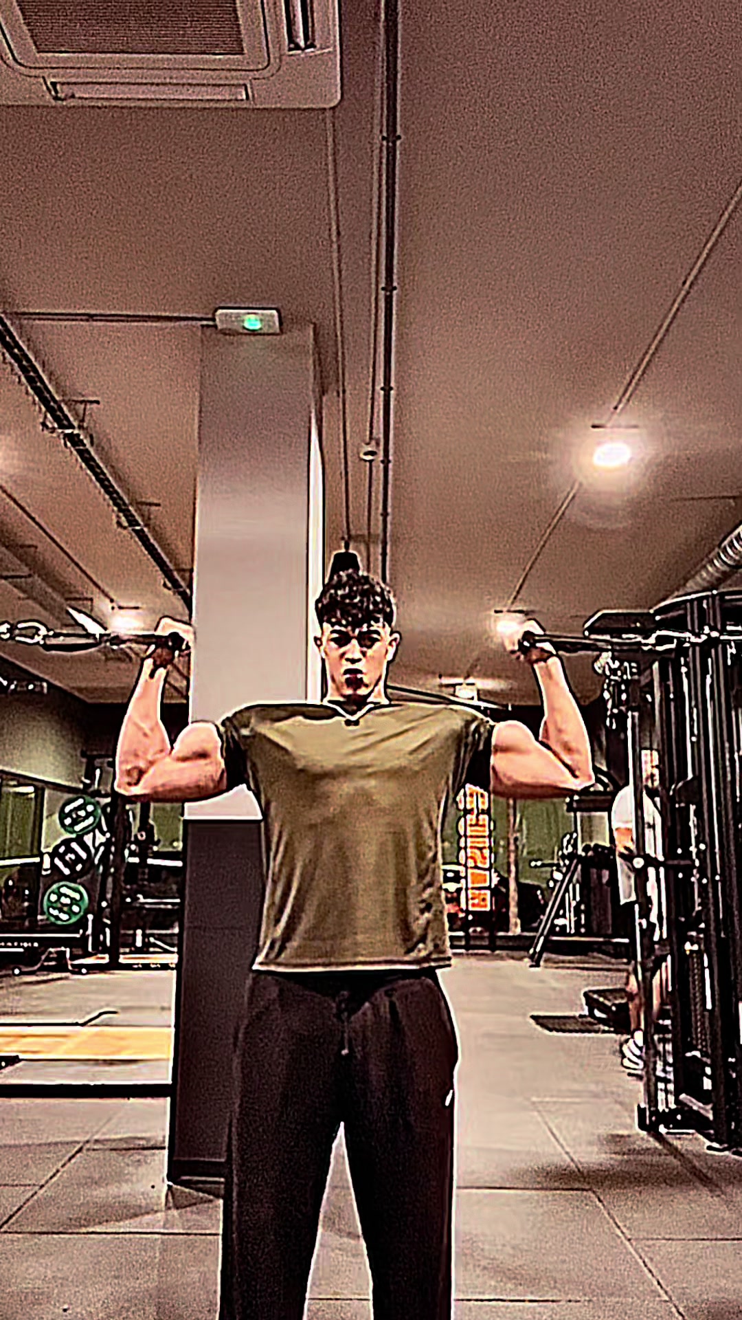 @😇Adam😈