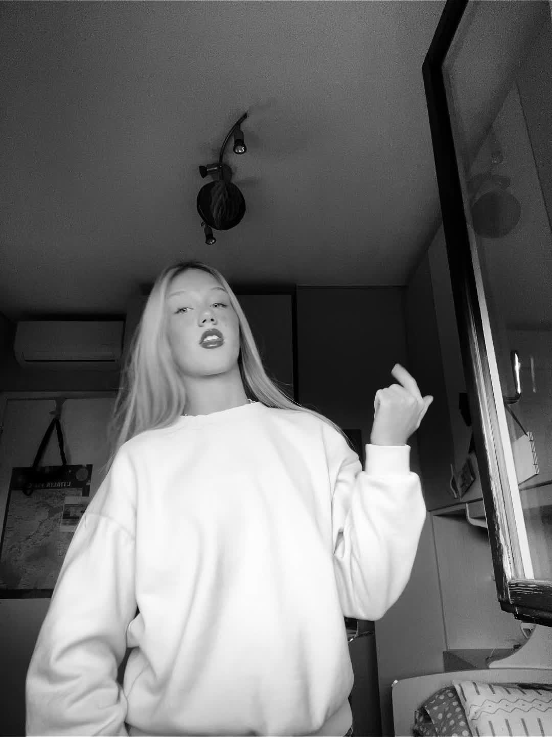 @𝒾𝓁𝒶