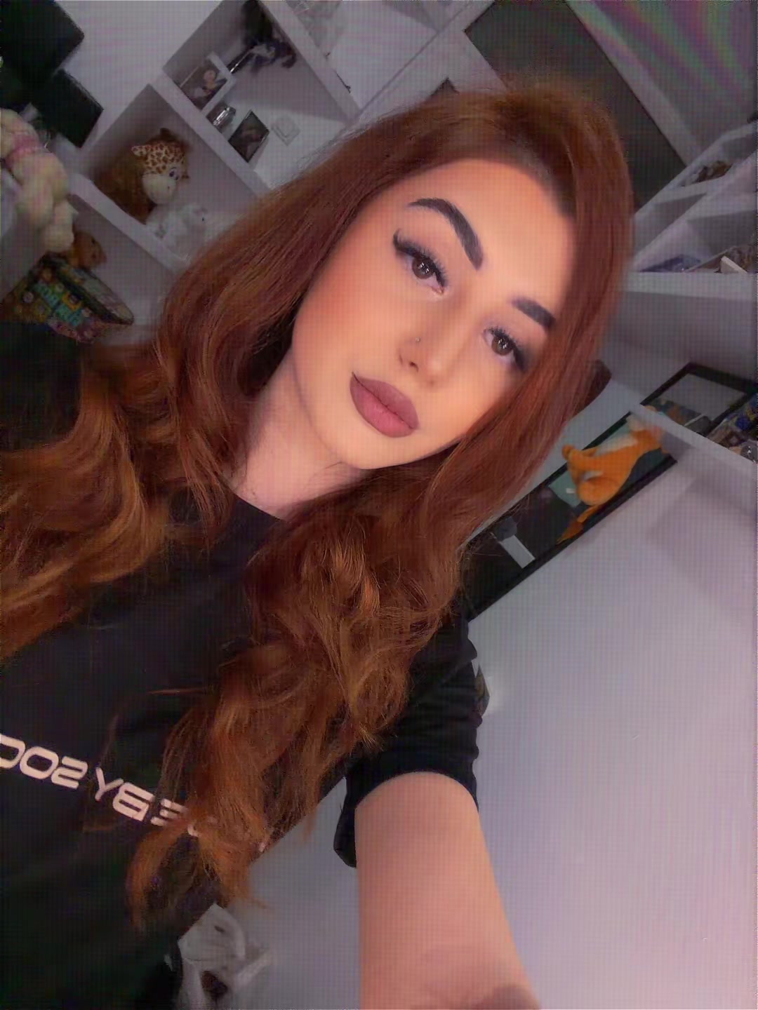 @𝐿🤍