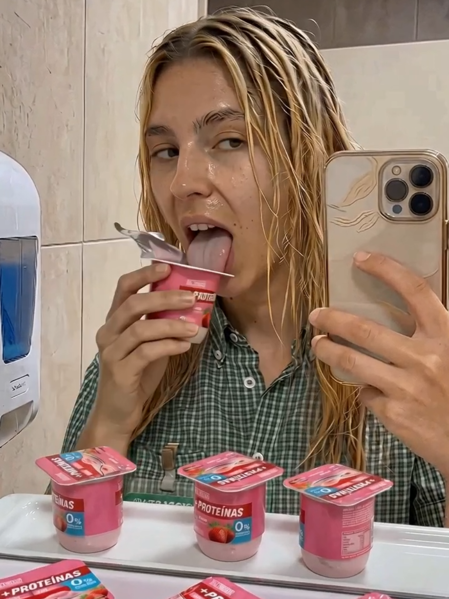 @itselisaserra