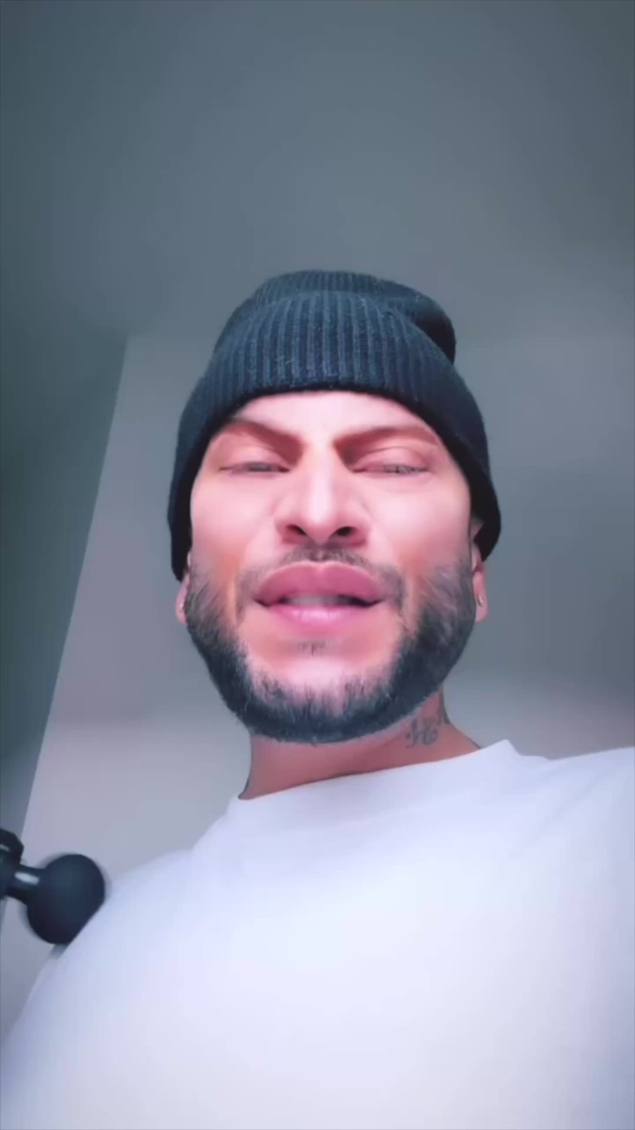 @Manlikehaks