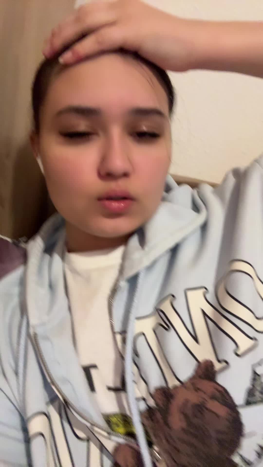 @Eszti