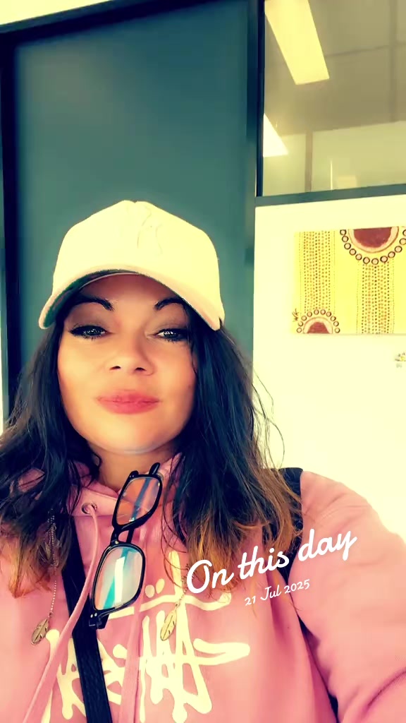 @Lovely Megan Saint Kennedy