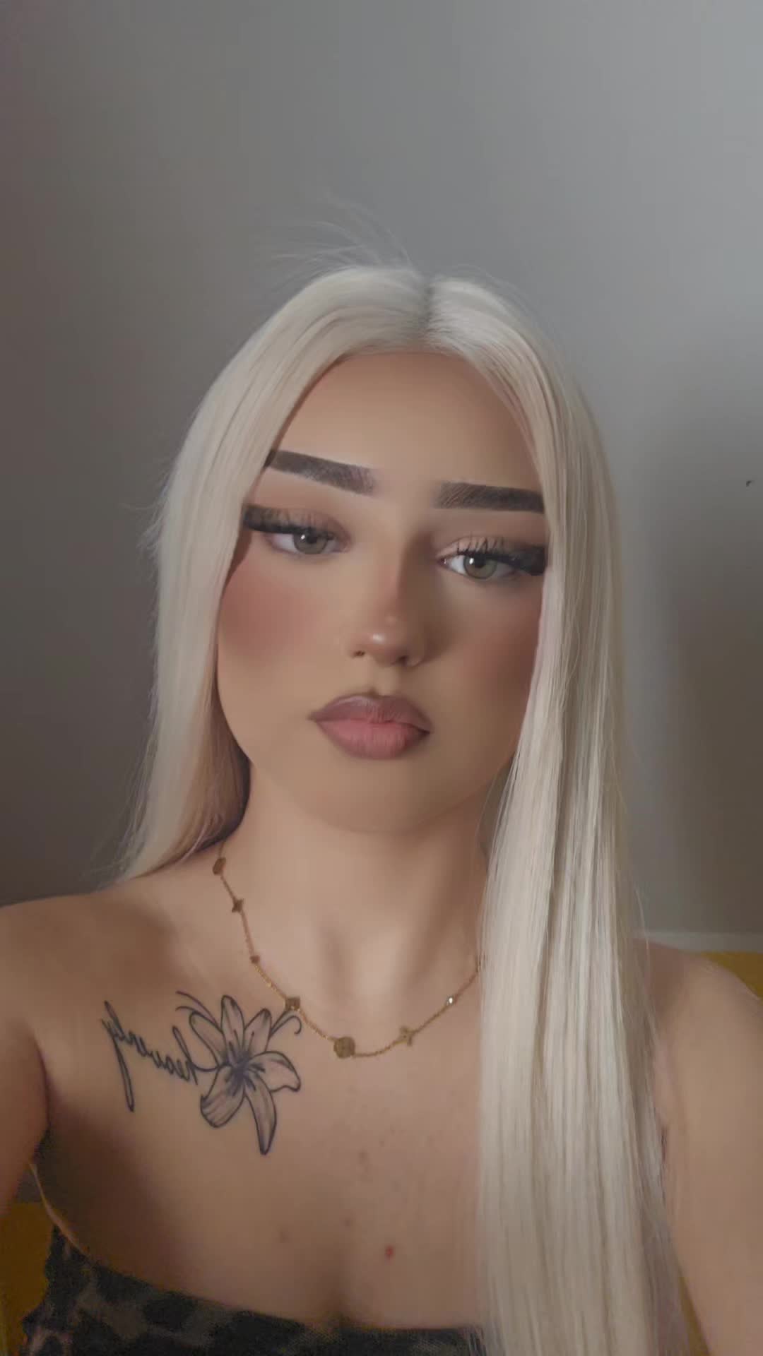 @𝒜🍓
