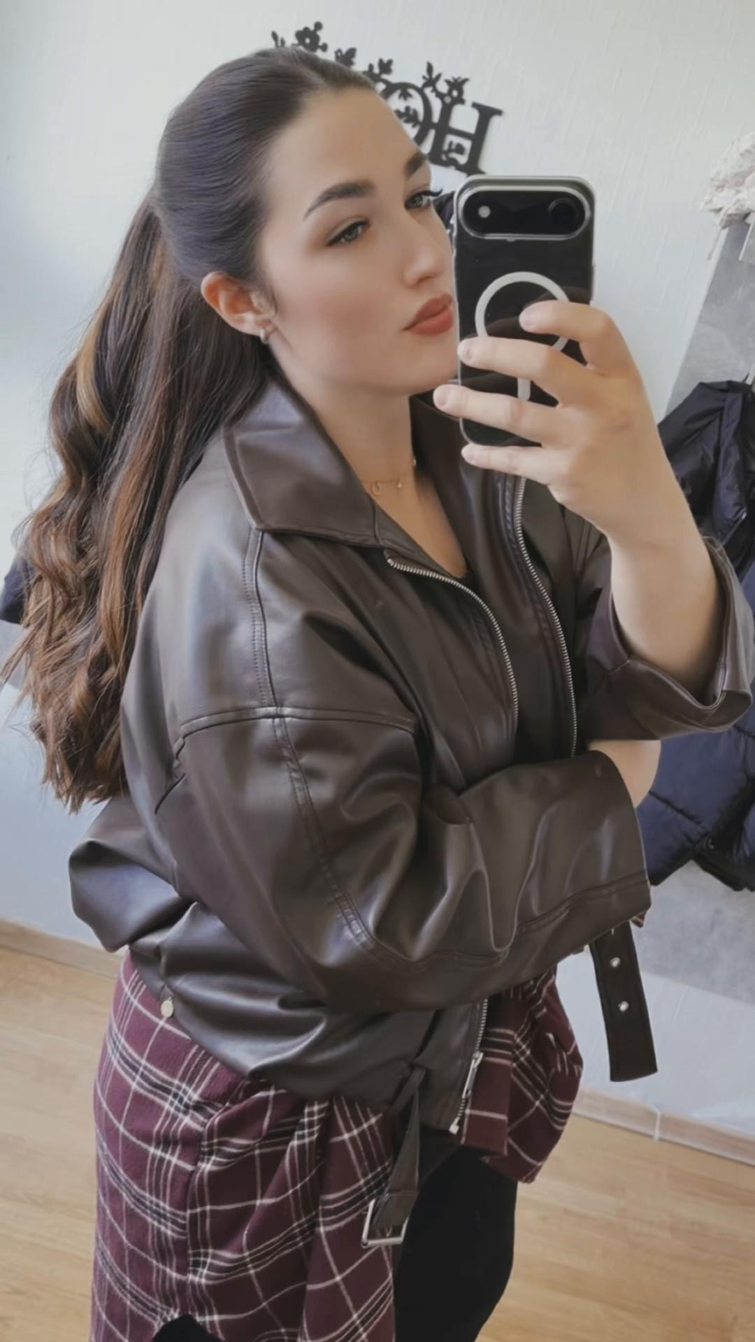 @alinavl_97