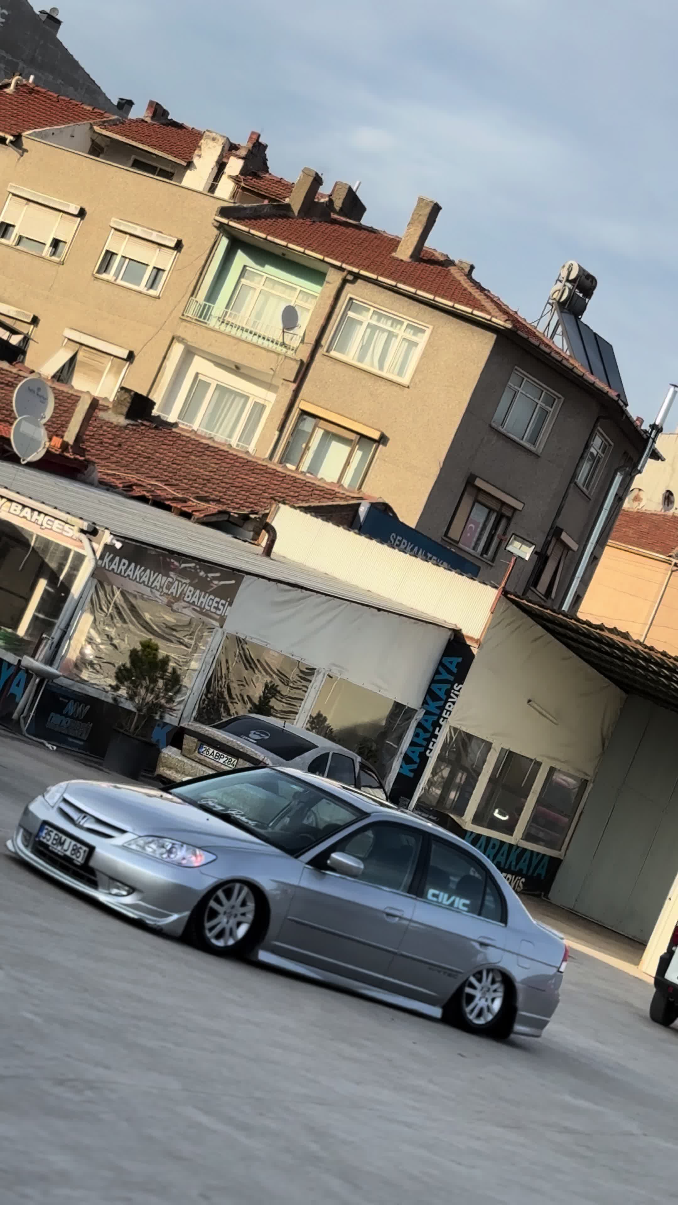 @Güray Baharlı