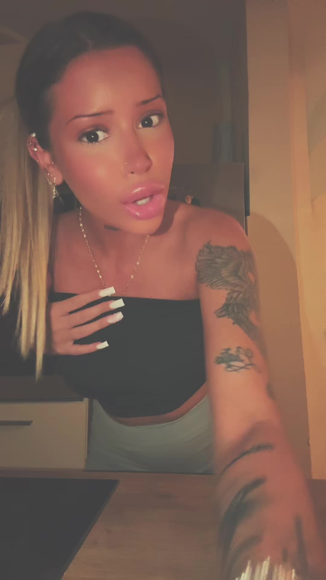 @𝐿𝐸𝒳𝐼
