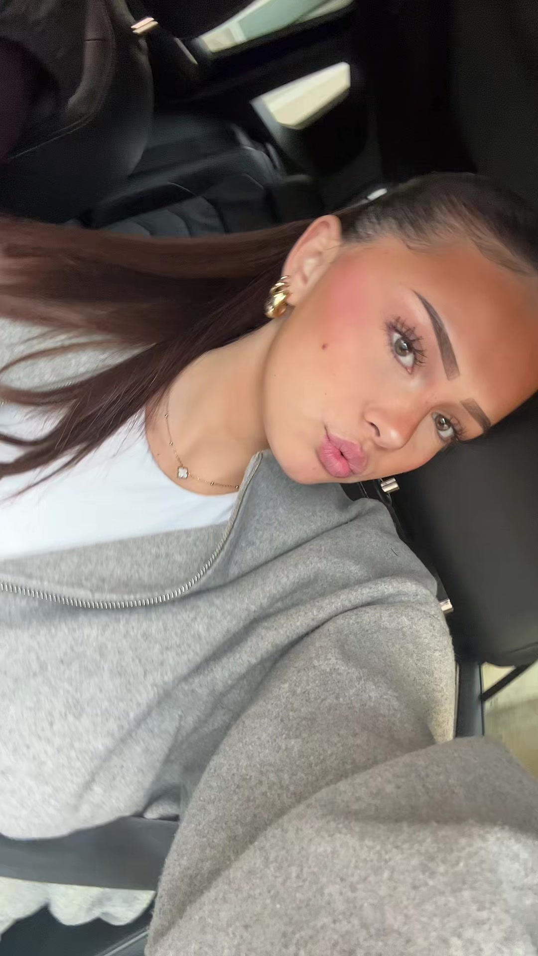 @charlyze.sbr