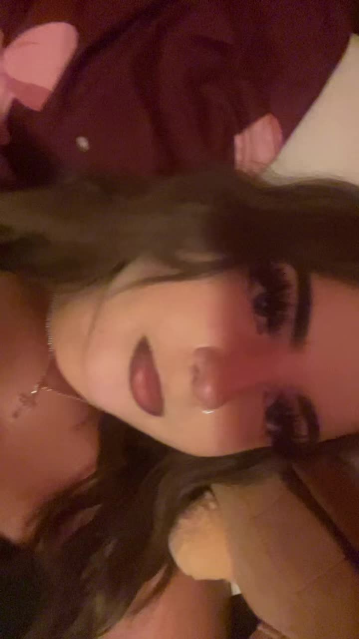 @🦄