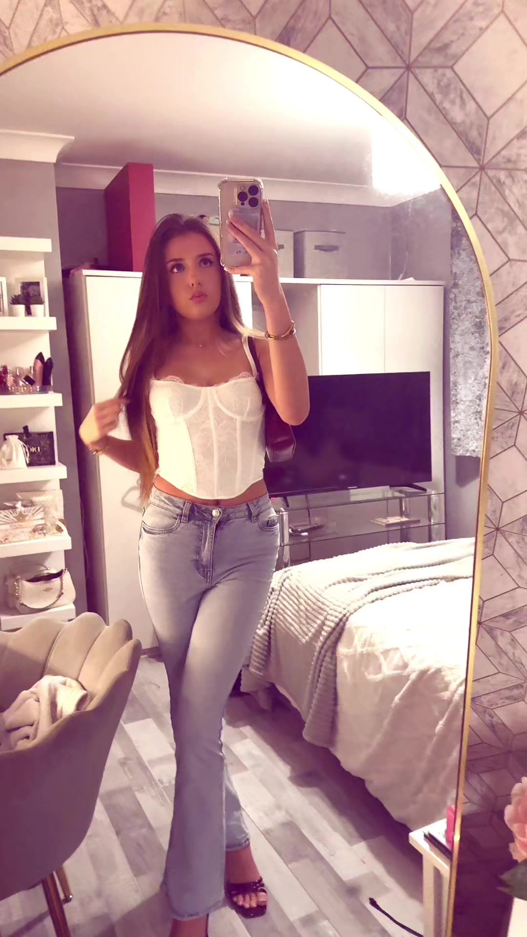 @𝐈𝐒𝐀𝐁𝐄𝐋𝐋𝐀