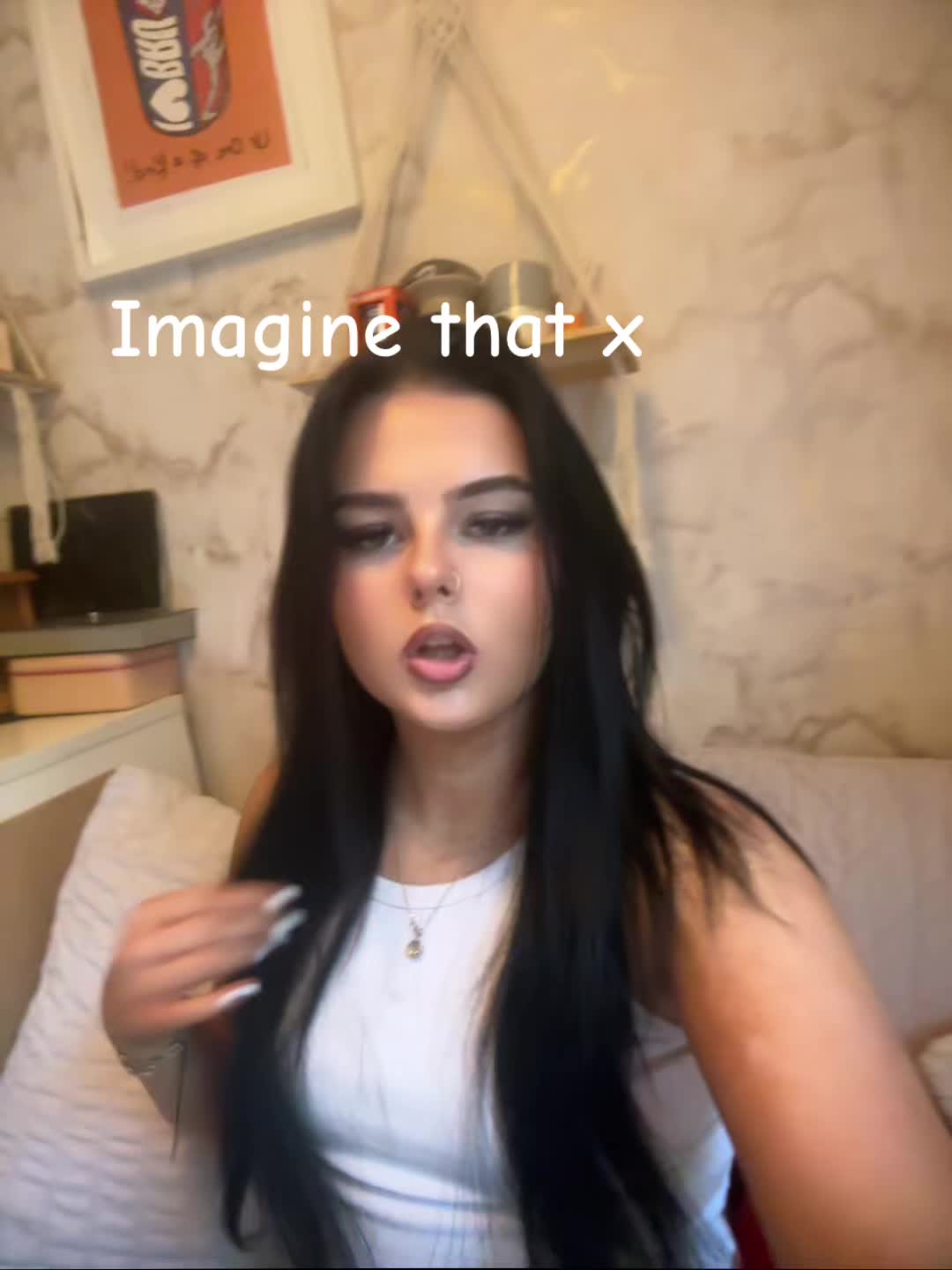 @Liv.priv
