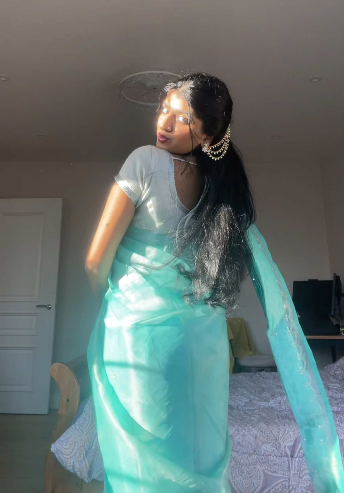 @Shangavi | med + dance