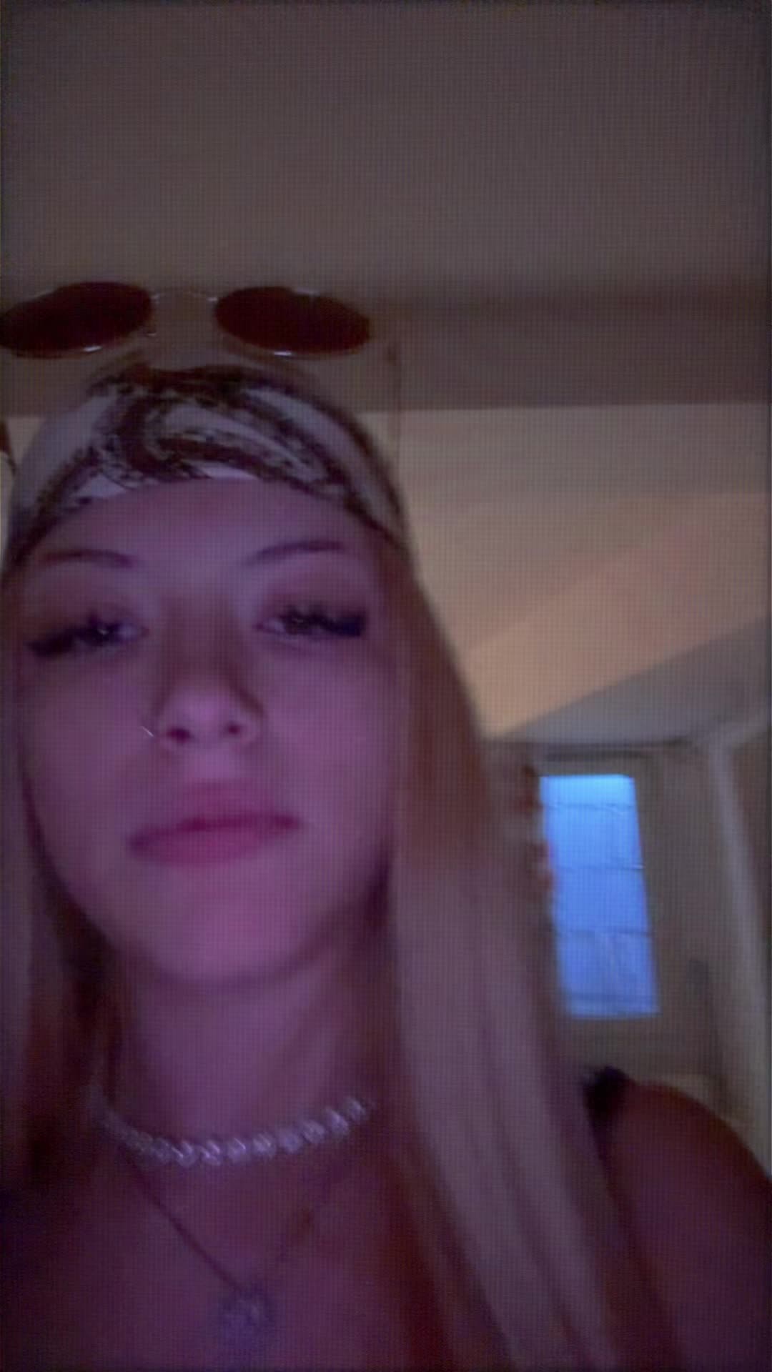 @Zahide de România😈