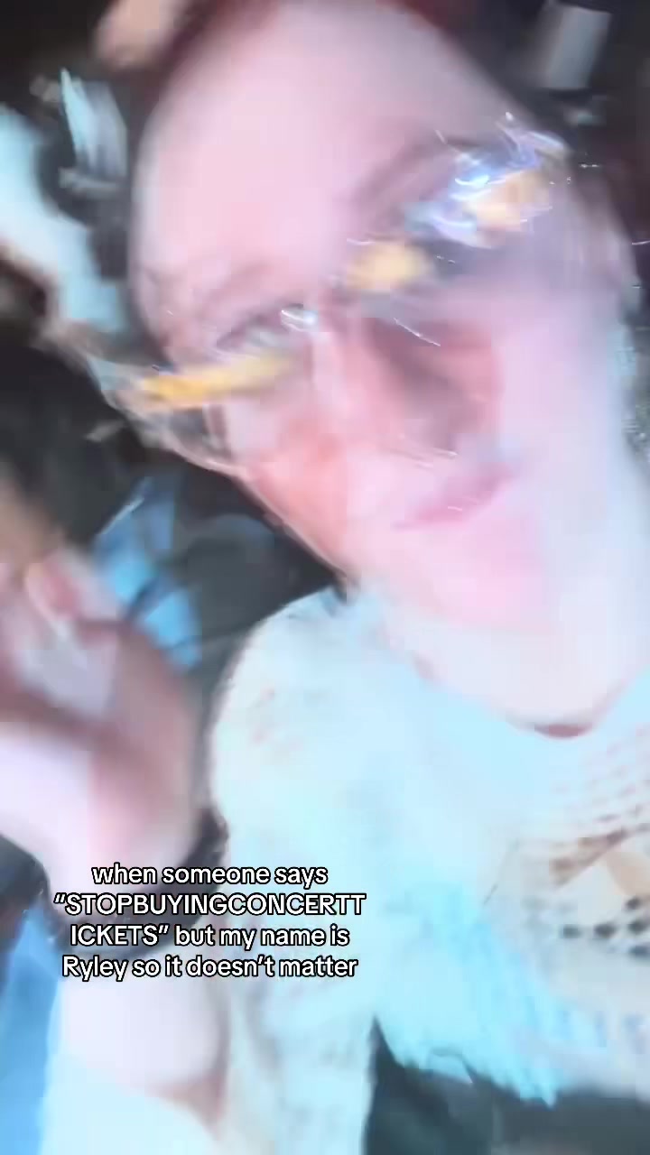 @ʎǝlʎɹ (vic’s version)