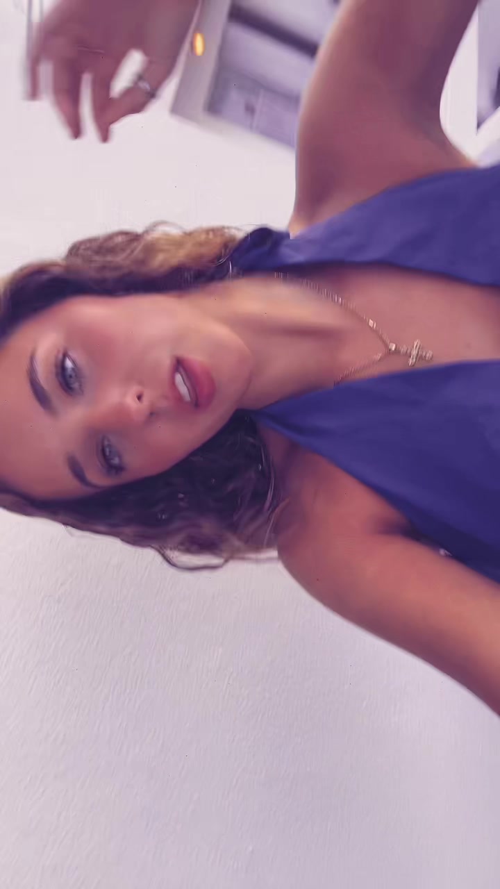 @adrianafernnaandez