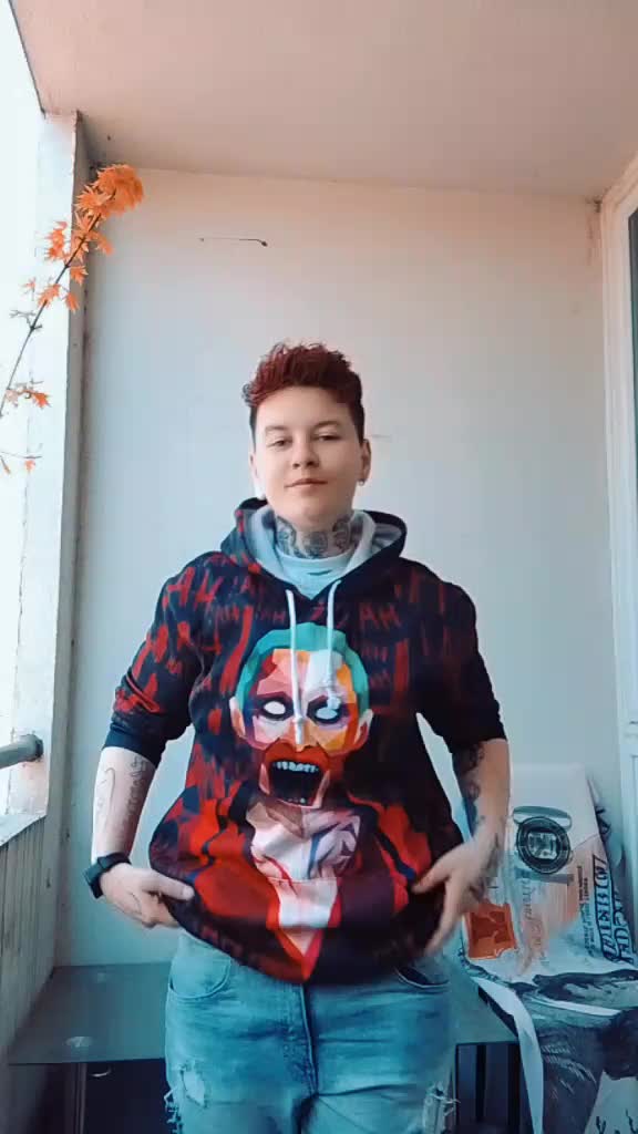 @Bettina Bar&aacute;t516