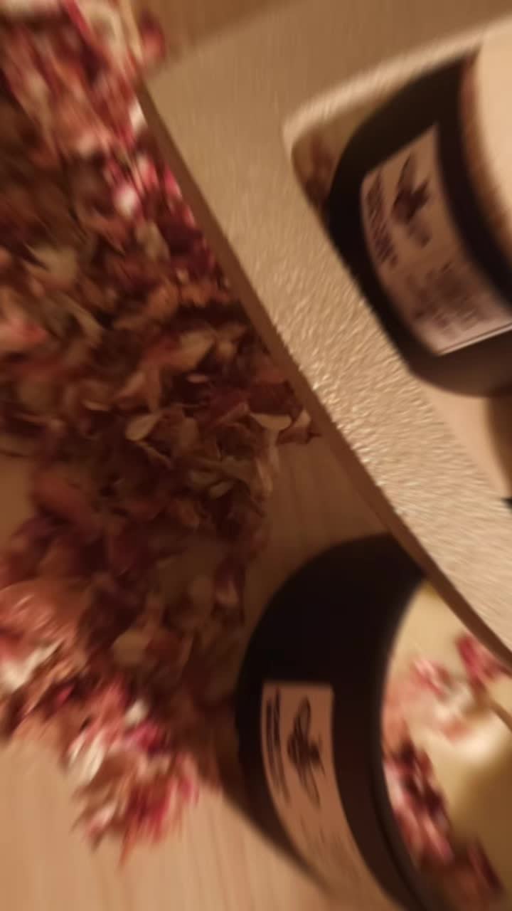 @Honeybeewaxxed