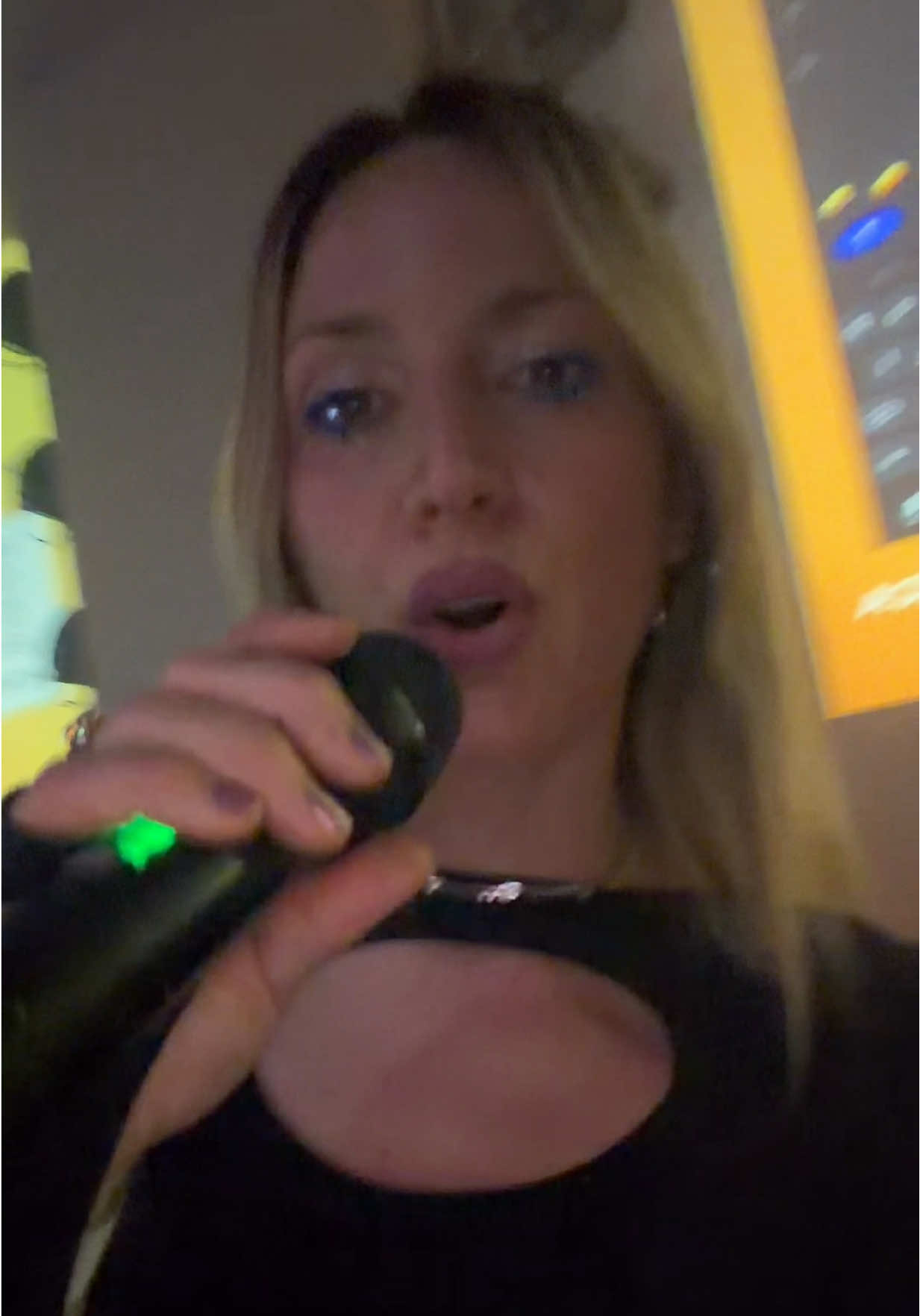 @Elena Camo