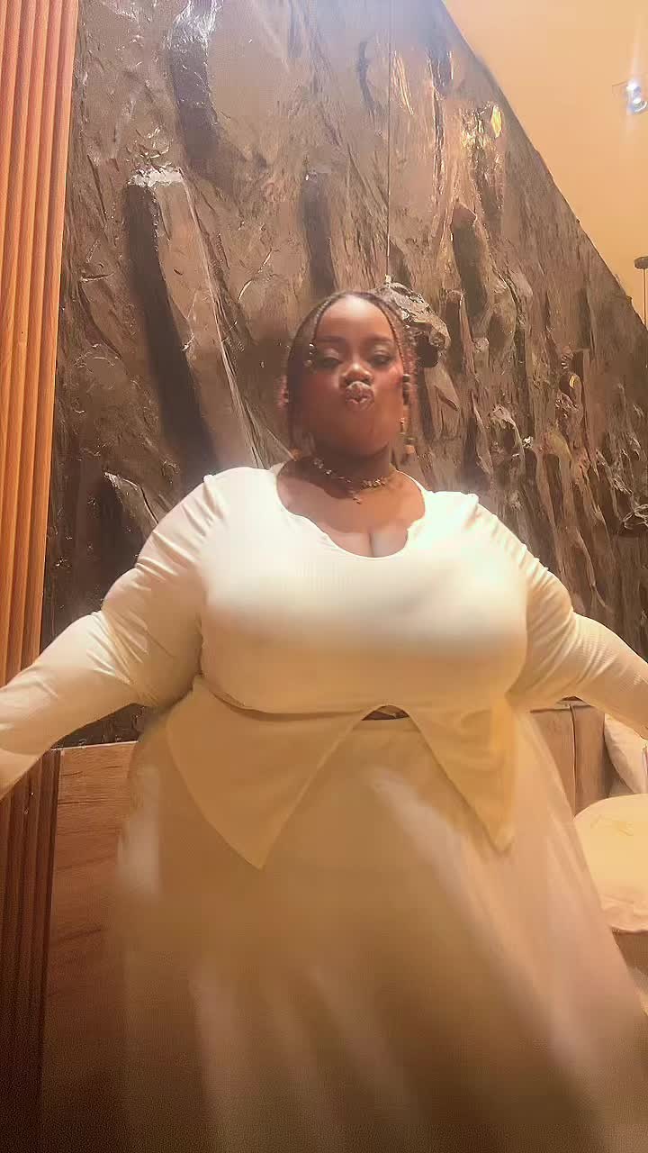 @curvygift_
