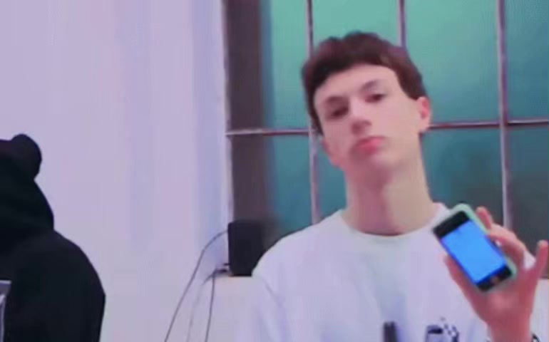 @-*~¥•’>^~