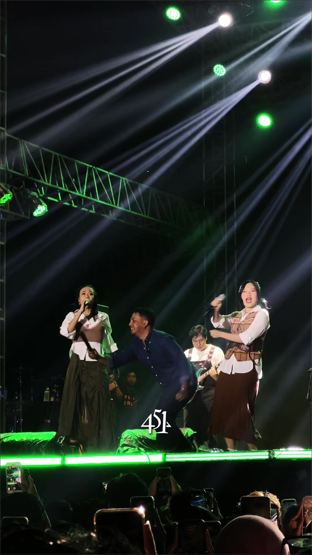 @anang451 / #GALERIKONSER