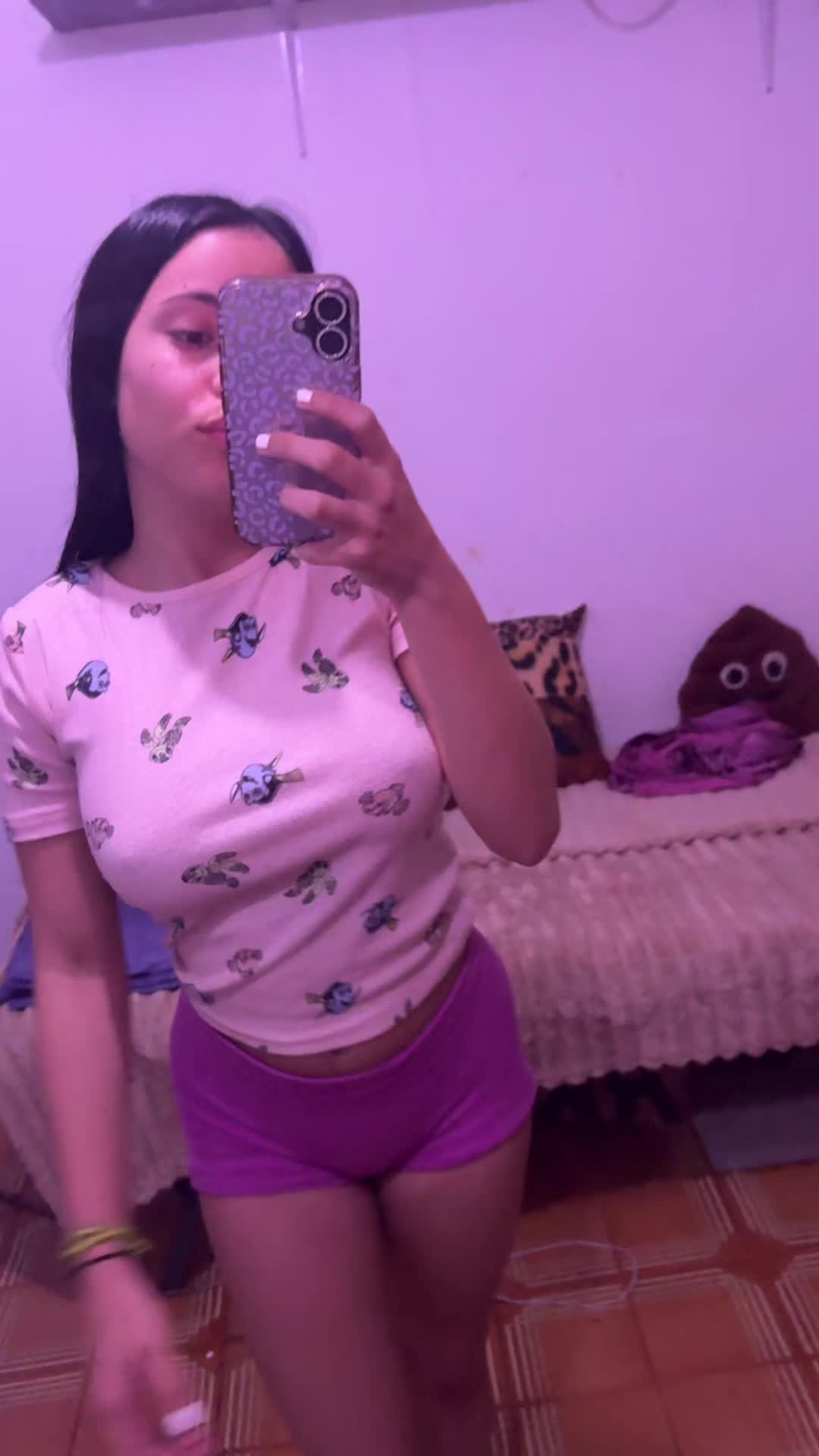 @laurita02275