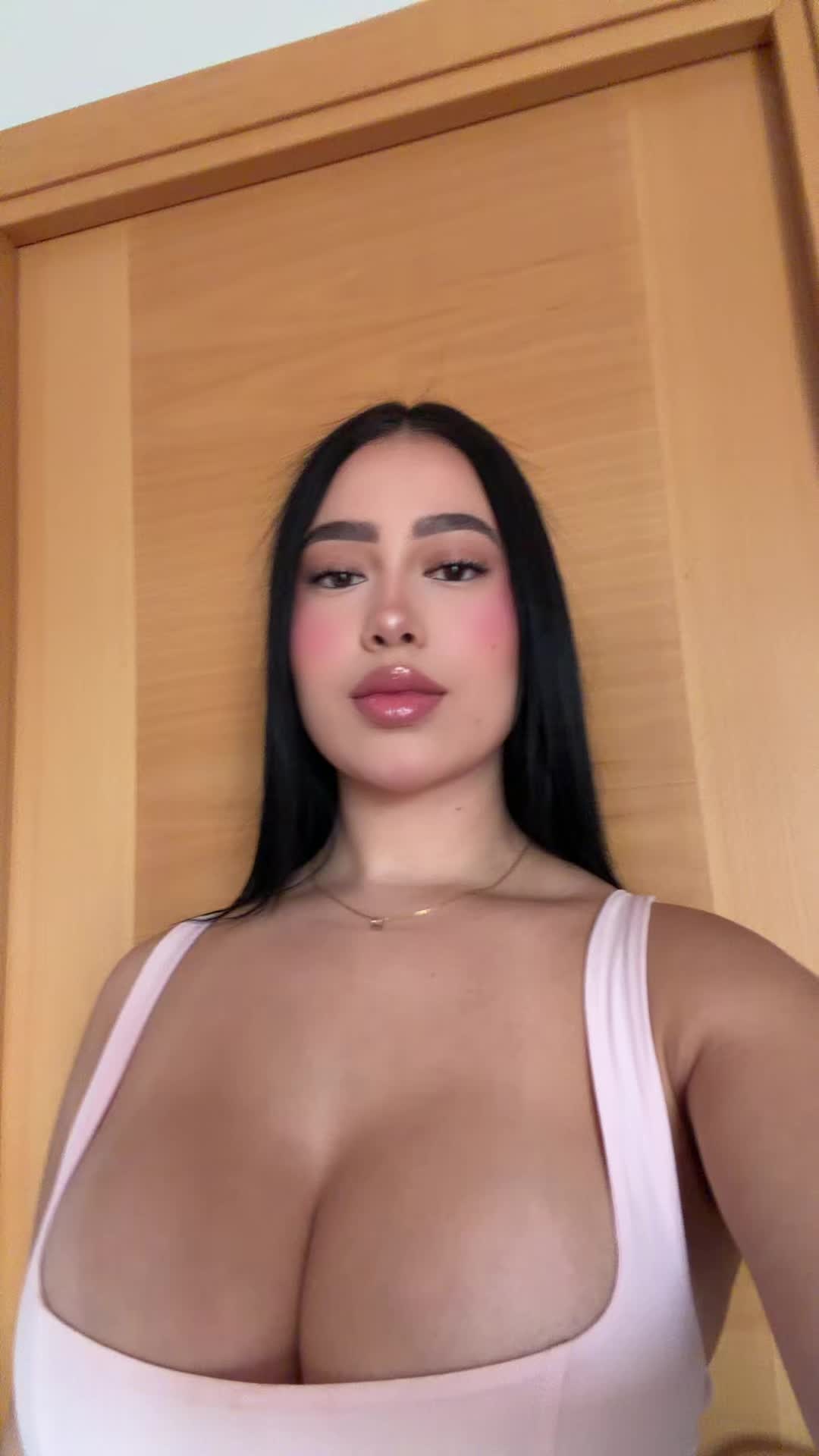 @valesuarezl_2 👑