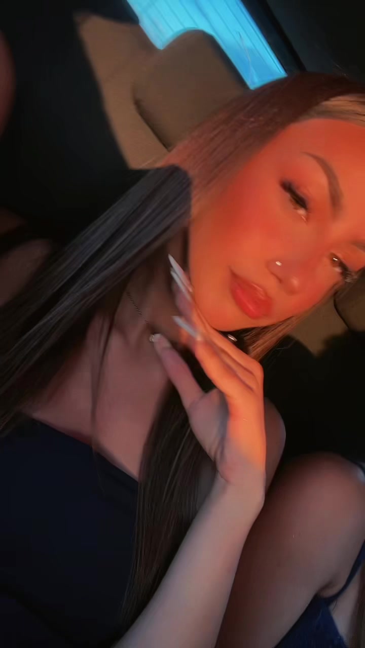 @🦋