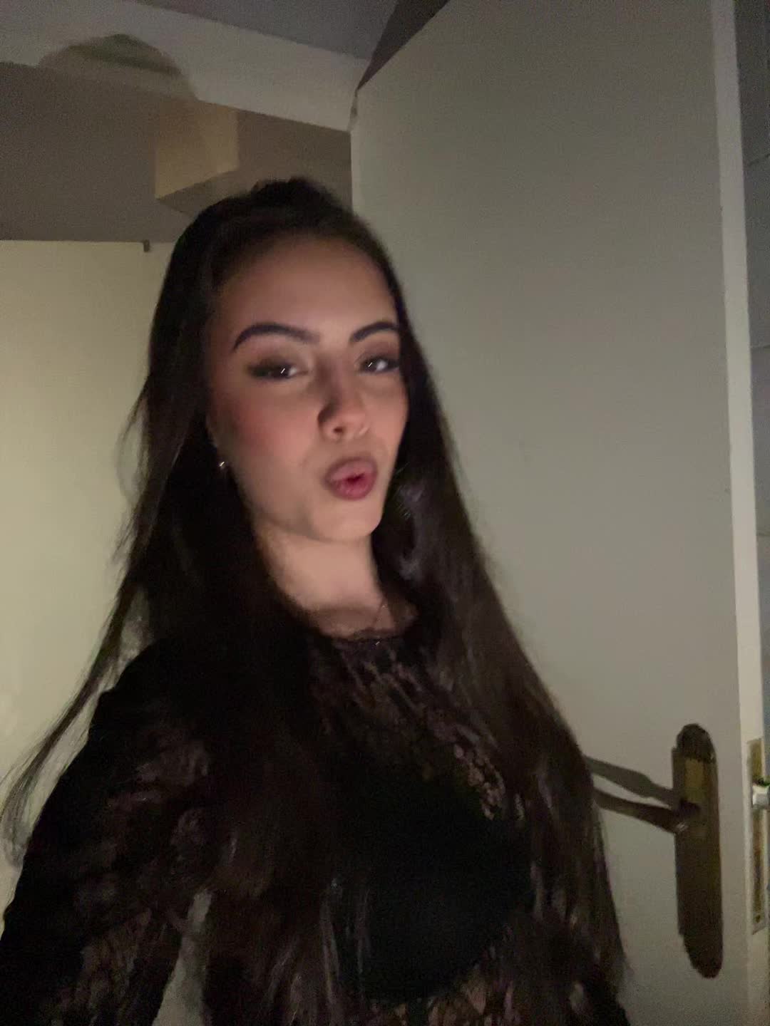 @aro🍒