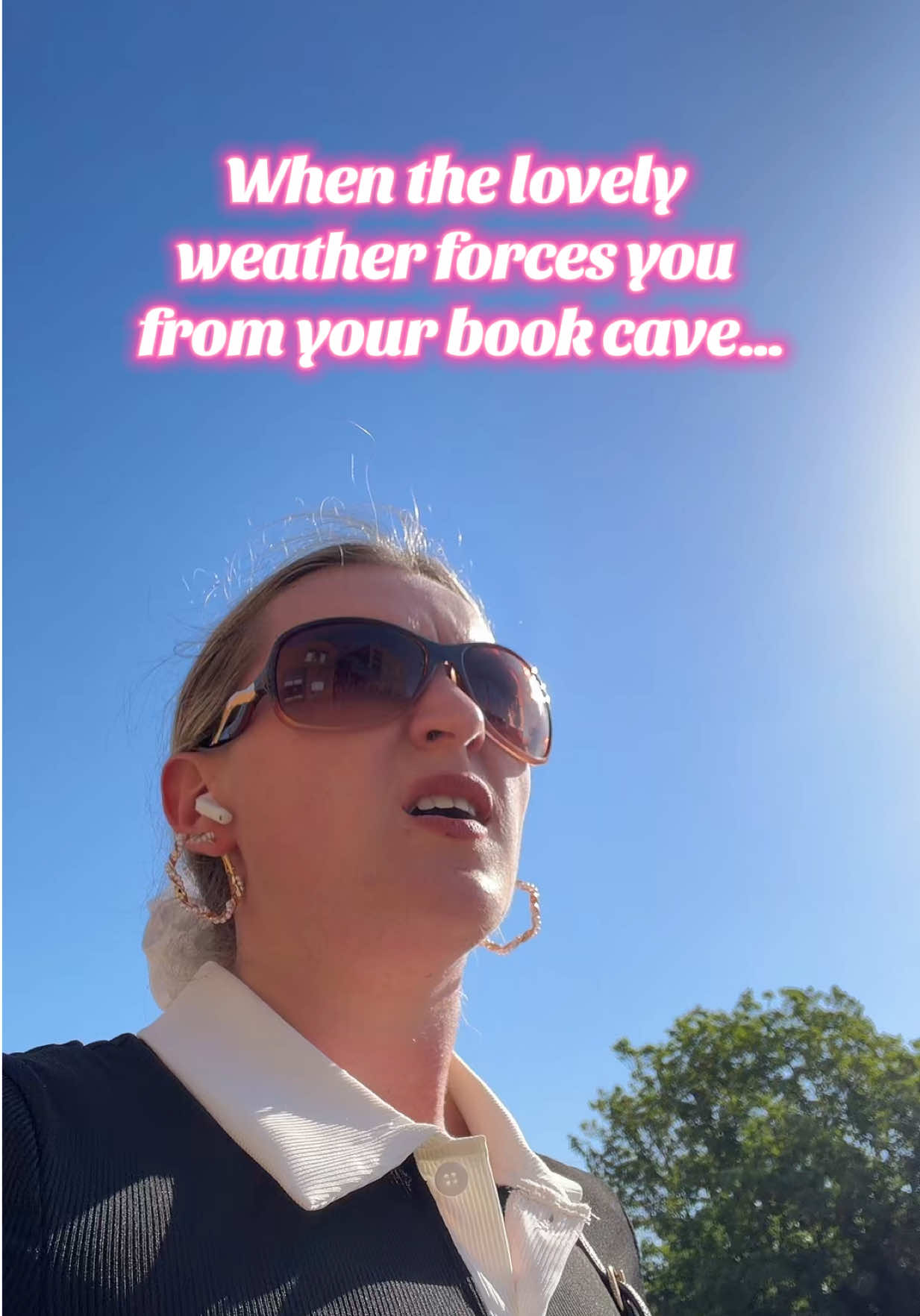 @@christiecloggs | Booktok 📚