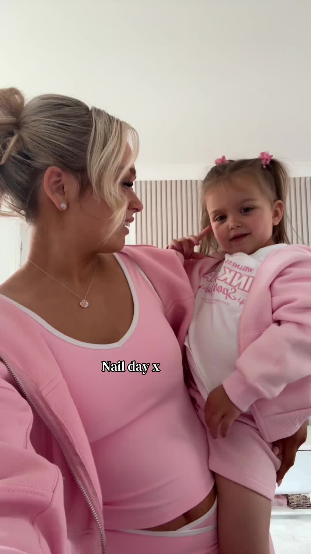 @𝐌𝐎𝐋𝐋𝐘 ♡