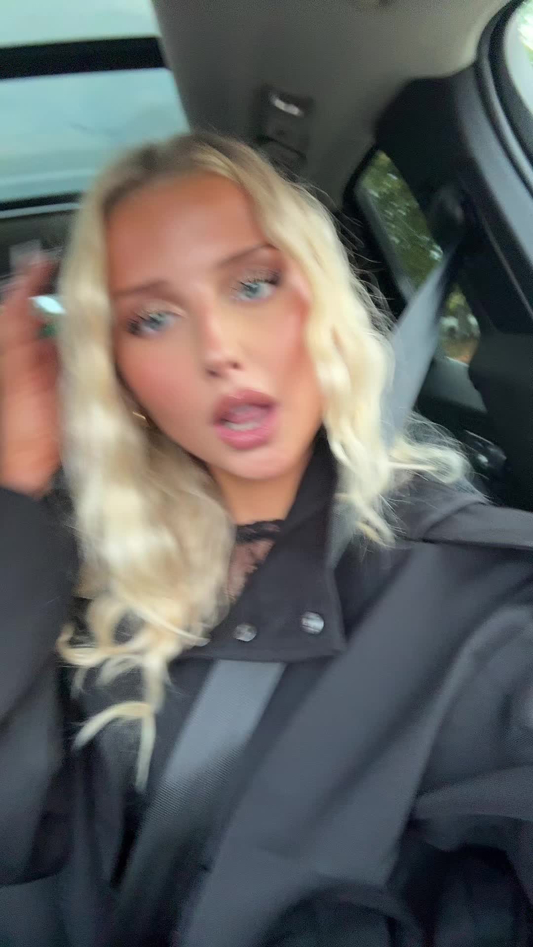 @🦊