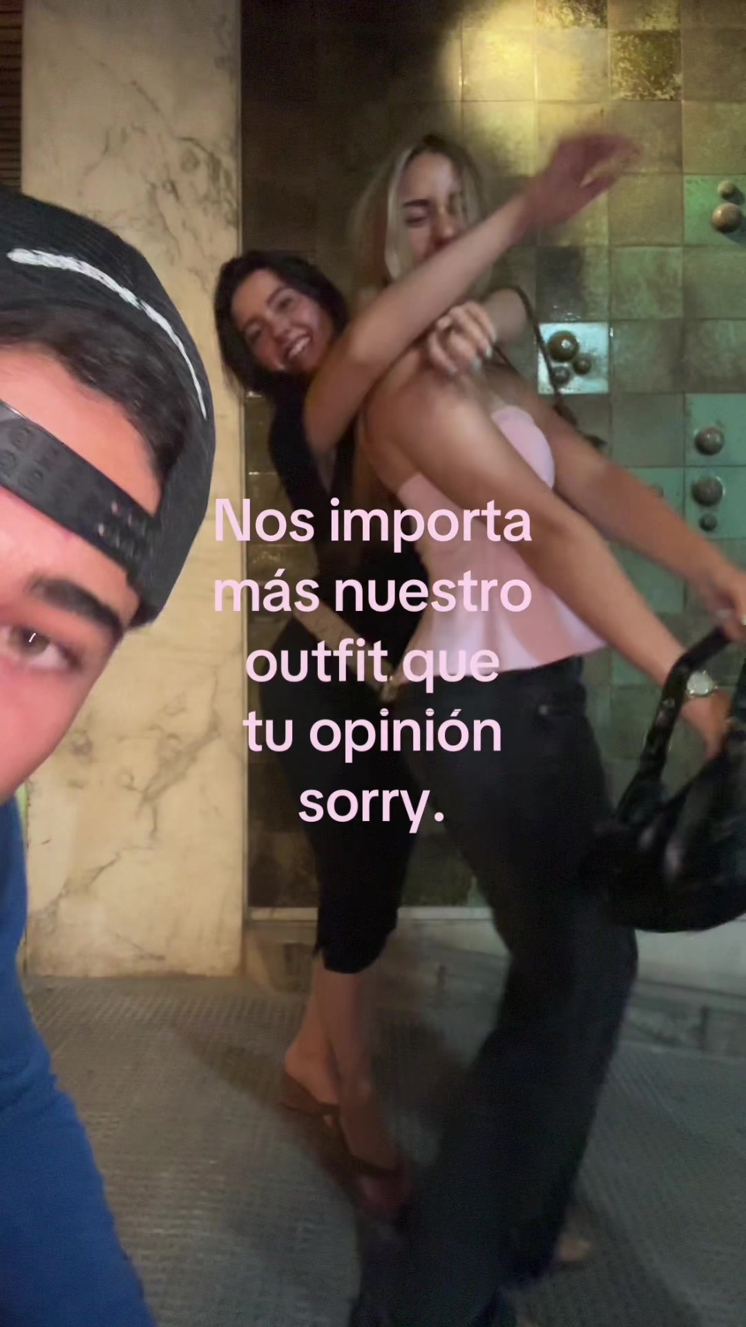 @✪
