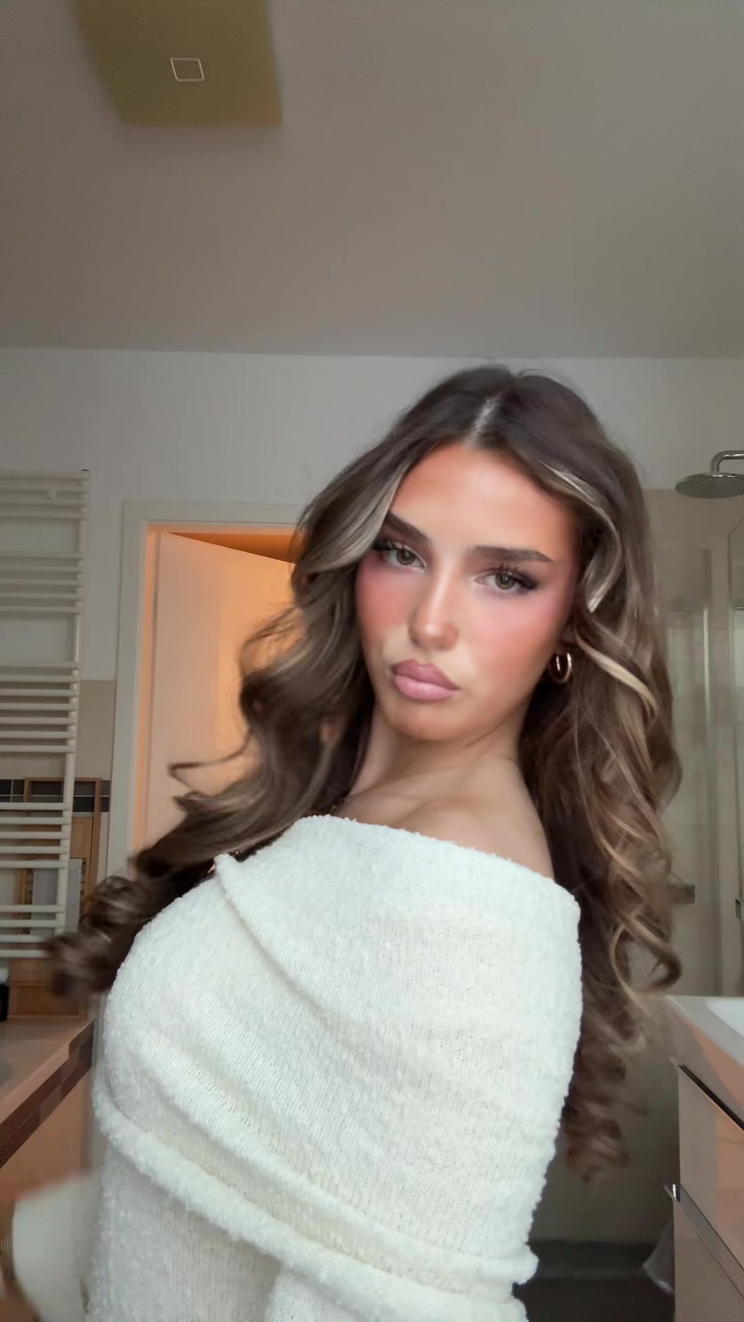 @𝐸𝑚𝑖𝑙𝑖𝑎
