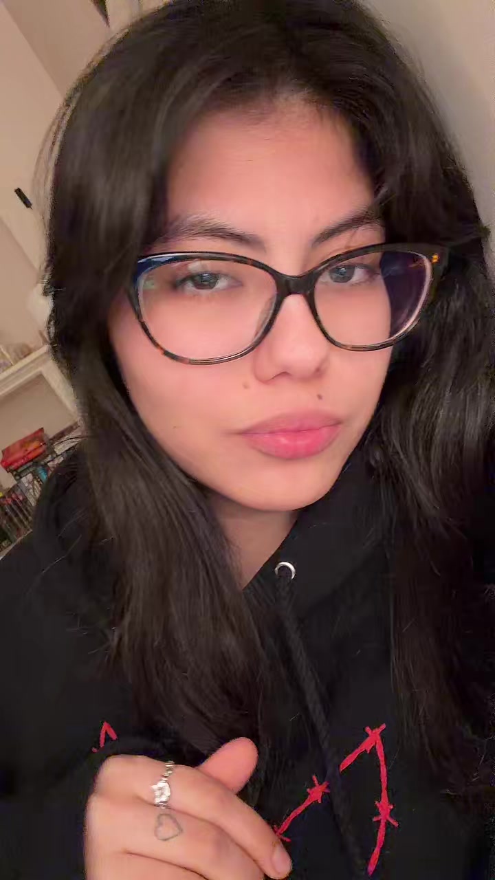 @Julia𖣂