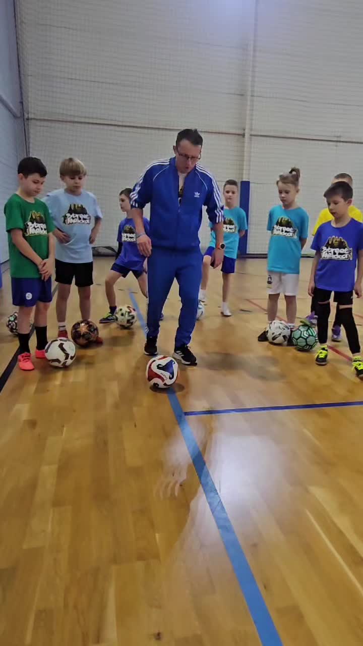 @Trener Dryblingu Piłkarskiego