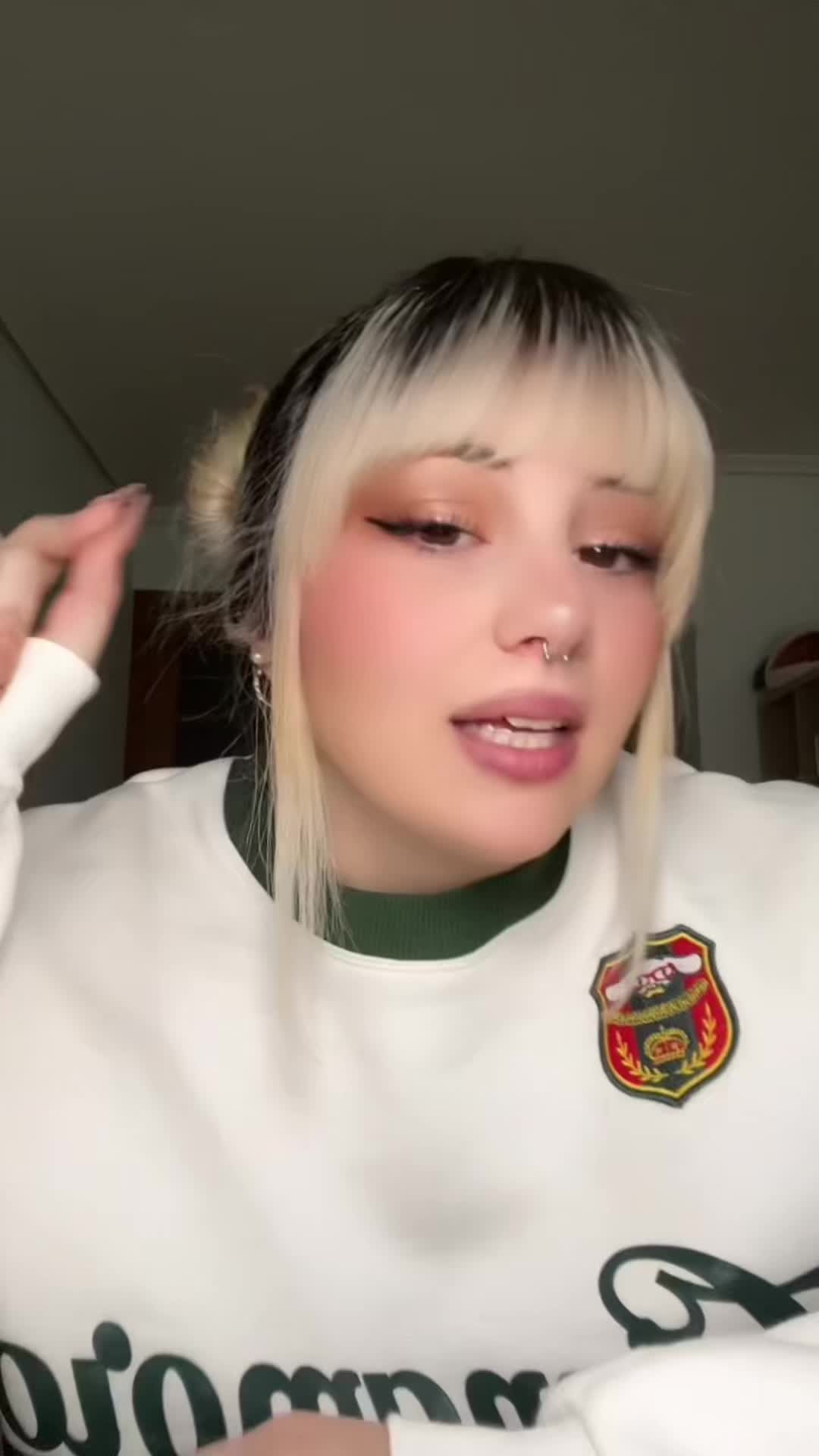 @- Alejandra 🐱💕