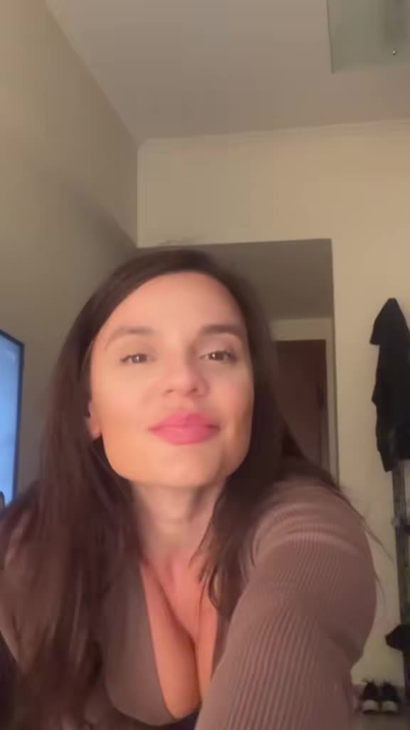 @JessicaHills