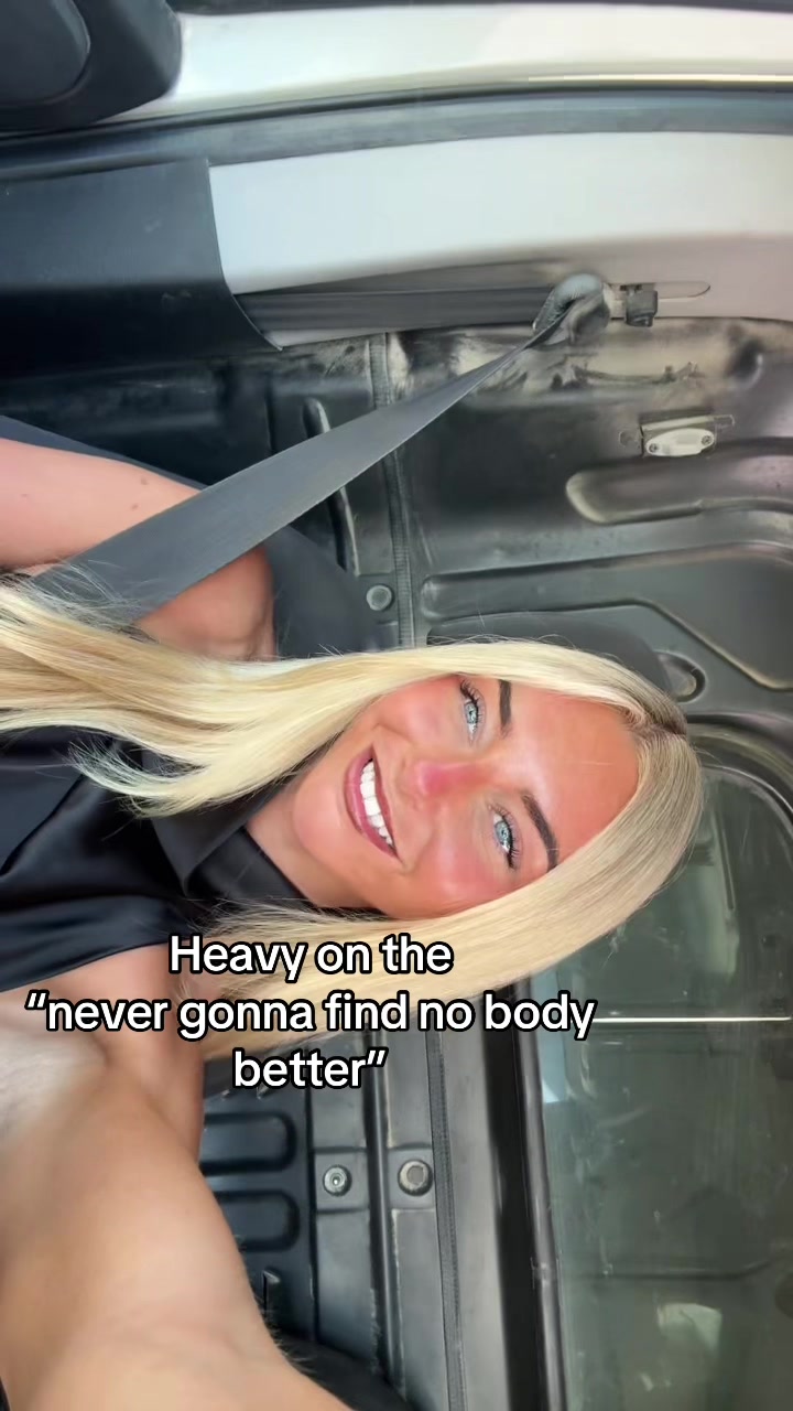 @chloehollyboyle