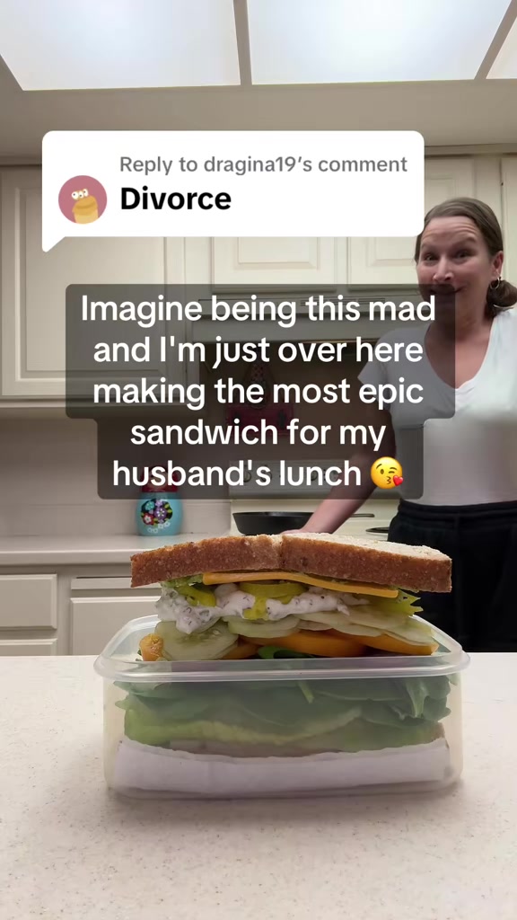 @Holly Ann'wich 🥪