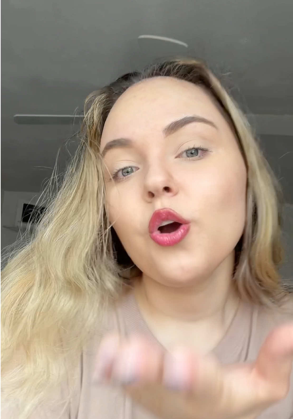 @Mariia Grey |Vlogs & Beauty