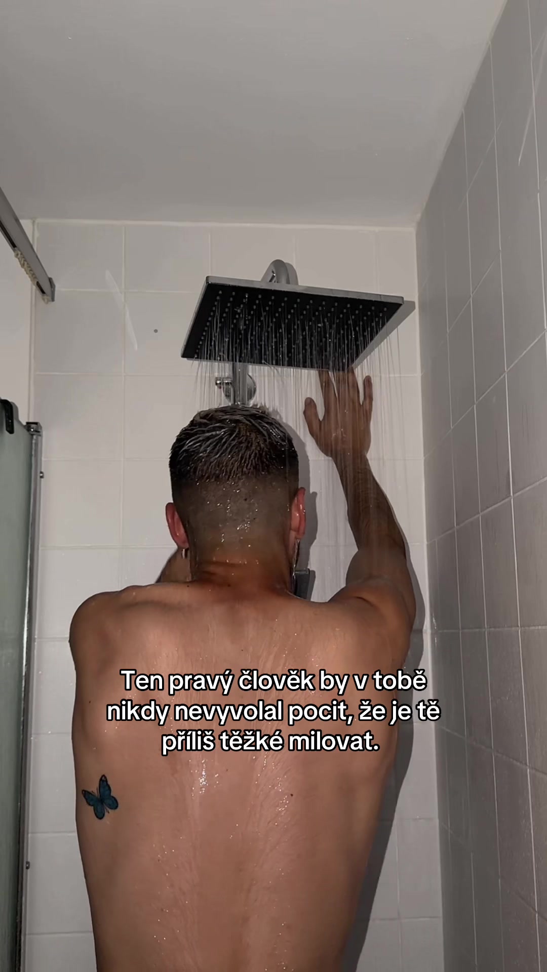 @ꓘB